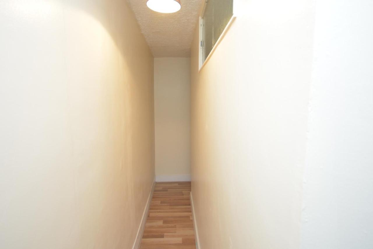 Cheerful 4 Bedroom House In Greater Лондон Экстерьер фото